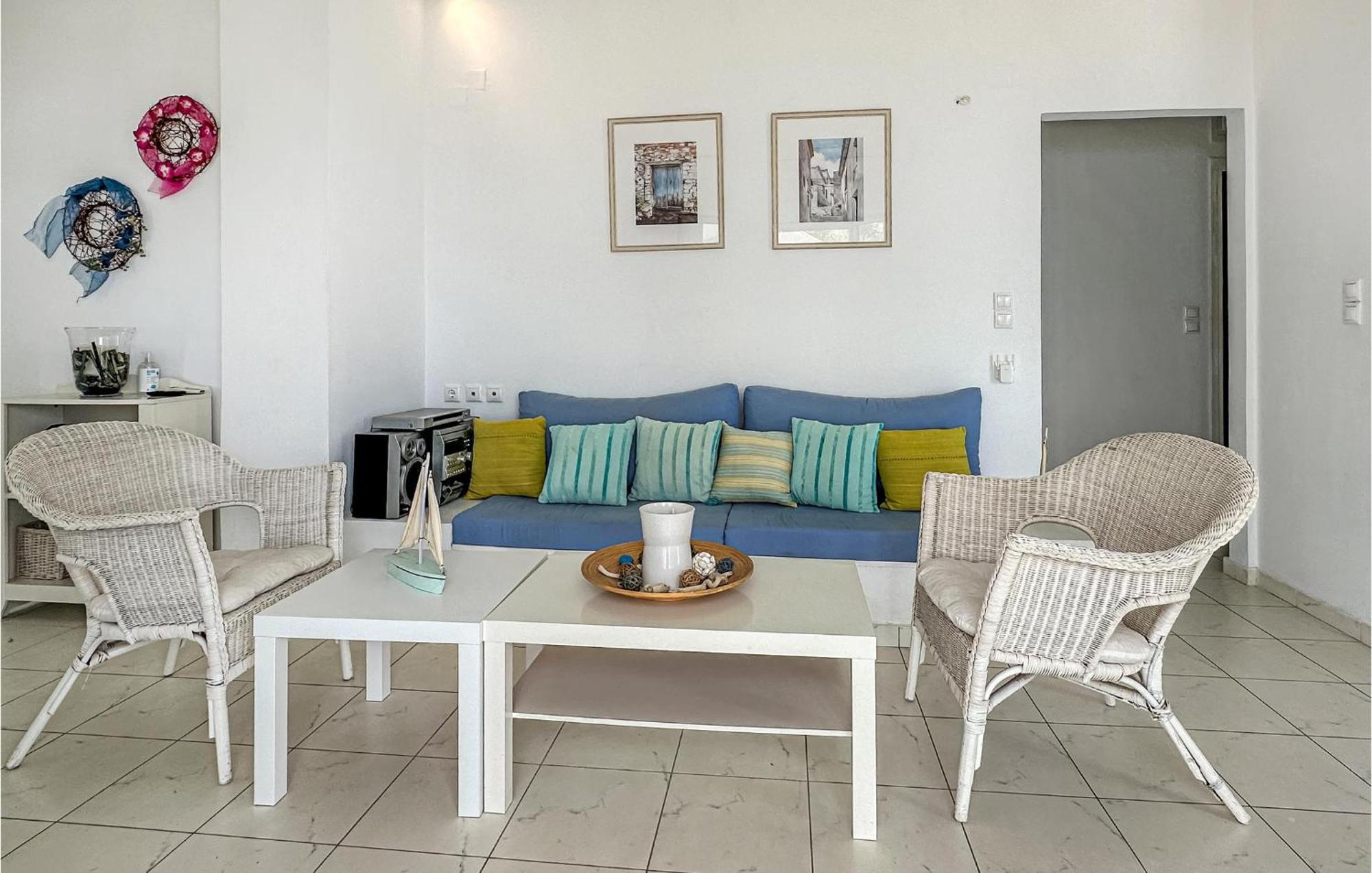 2 Bedroom Lovely Home In Kalamata Exterior photo